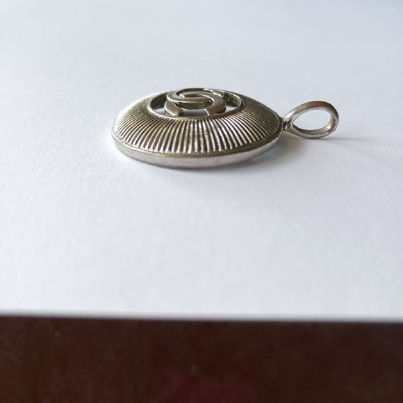 Vintage Chanel pendant - Picture 4 of 6